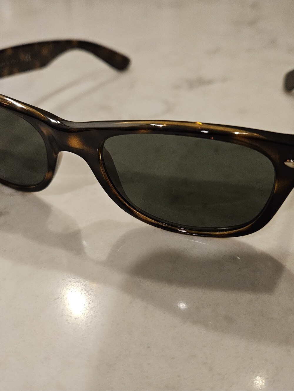 Ray-Ban New Wayfarer RB2132 52mm Tortoise Sunglasses with Green Lenses - Picture 10 of 12